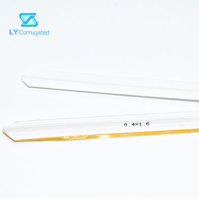 0.3 * 1.4mm Kutu Yapımı Düz ​​Yataklı Kalıp Kesme Makinesi Parçaları Çift Kanallı Katlama Matrisi